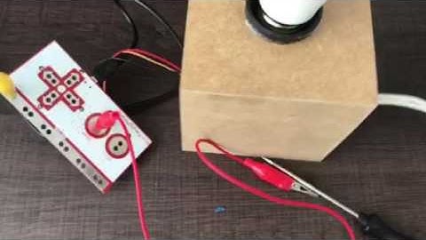 Makey Makey Switching a LED Bulb