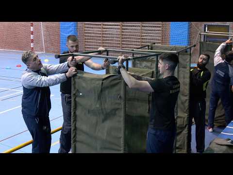 La Legión ya trabaja en el montaje de 300 literas en el 'Campoamor'