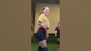 SEksii Gemulai kak ayu dancer 02 joget goyang bareng temen sangat lihaii live show hot