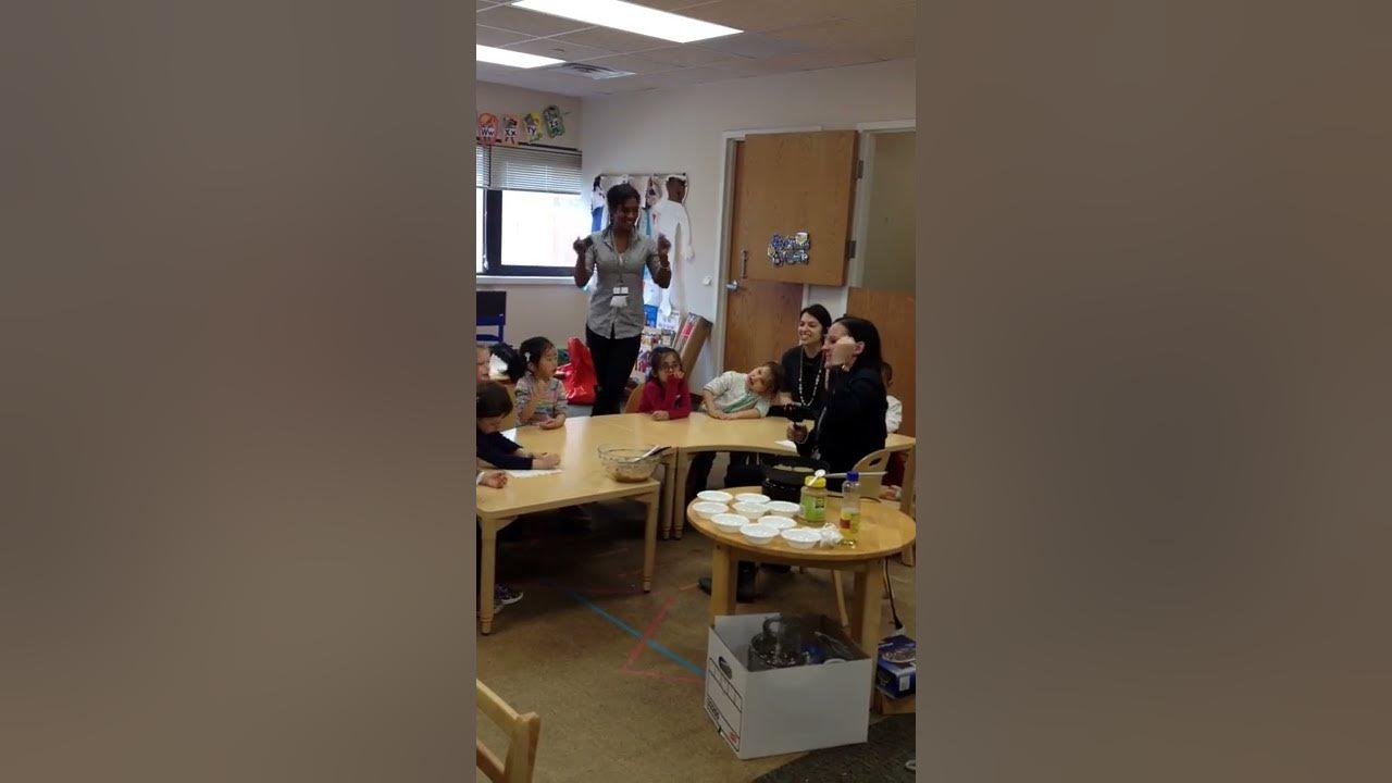 Clarke Philadelphia preschoolers sing a song about latkes!