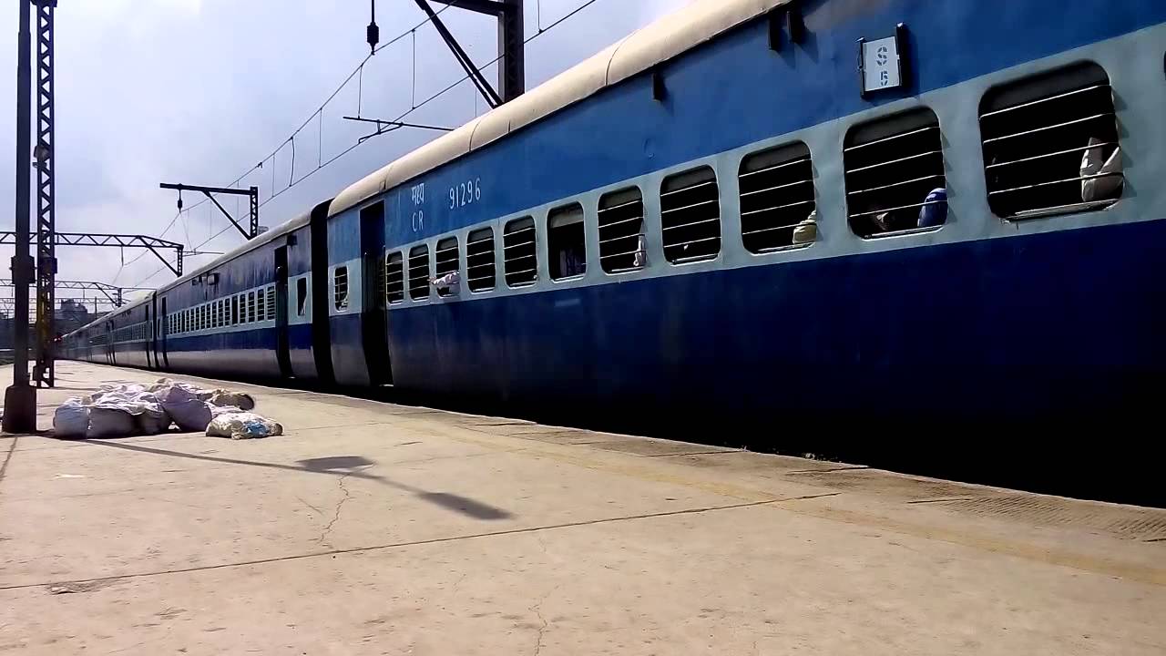 Premium HOLI Festival Special Train...02047 MUMBAI - GORAKHPUR via LUCKNOW