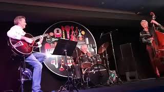 Download Lagu West Coast Blues MP3