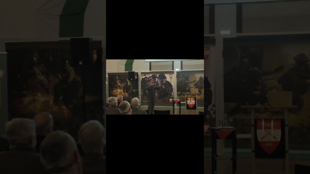 Generalmajor Hofbauer über die Parallelen zwischen Budgetdebatten und Fußball 