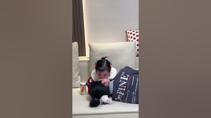原来这就是亲生的和亲自生的区别！对待妈妈VS爸爸的双标时刻🤣  #亲子时光 #人类幼崽日常 #萌娃 #亲子育儿 #萌娃日常 #小棉袄  #爸爸带娃