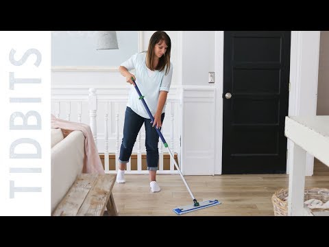 How I clean my laminate flooring without the use of any chemicals: Norwex Mop System