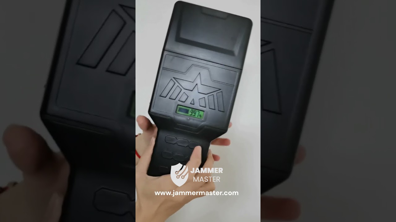 Portable signal jammer device JM016