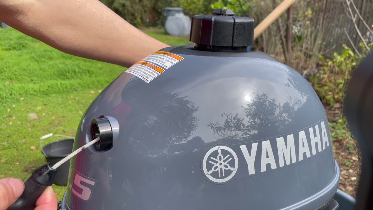 Yamaha 2.5hp outboard oil change YouTube