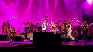 @AllisonRussell and @BrandiCarlile perform "You're Not Alone" at Bethel Woods 8.19.22