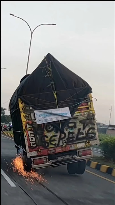 STORY WA TRUK 30 DETIK‼️#trukmania #trukmbois #trukoleng #drivermuda #shorts