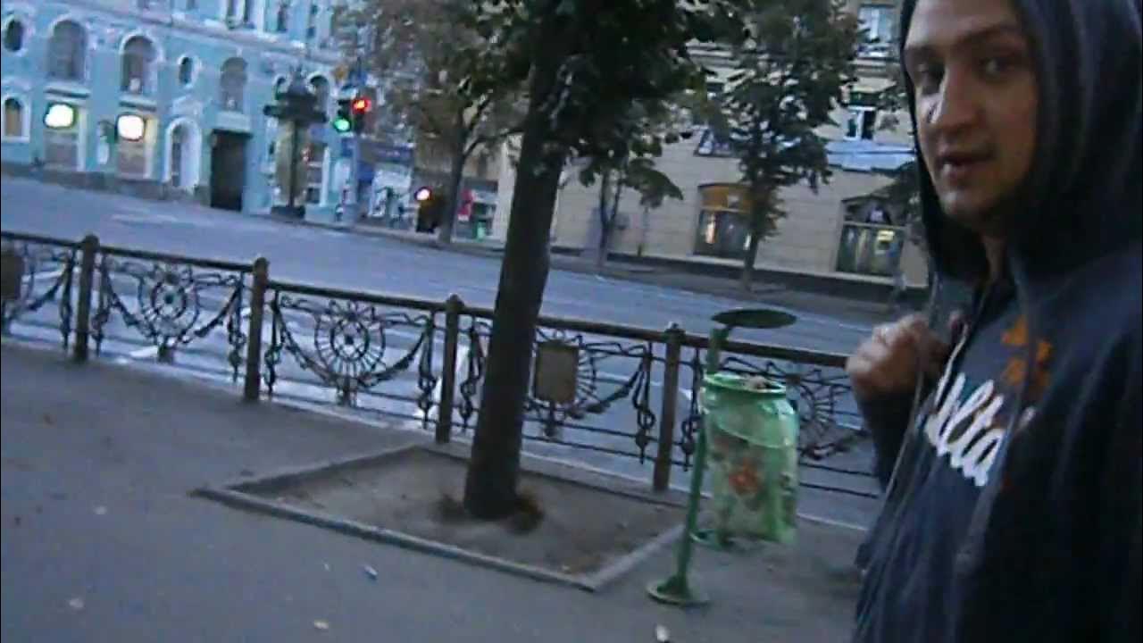 Когда меня будят. Раннее утро в москве. Бег в питере. 6 утра куда пойти. Девушка на красной площади.