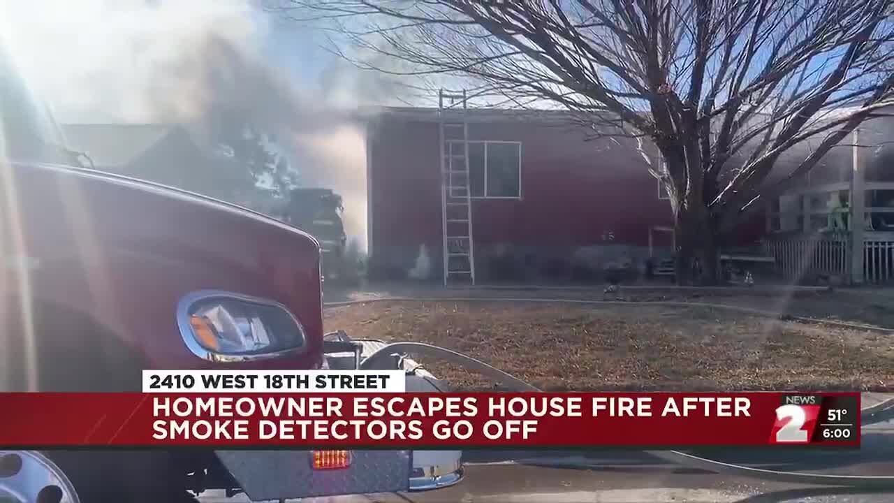 Homeowner escapes house fire after smoke detectors go off - YouTube