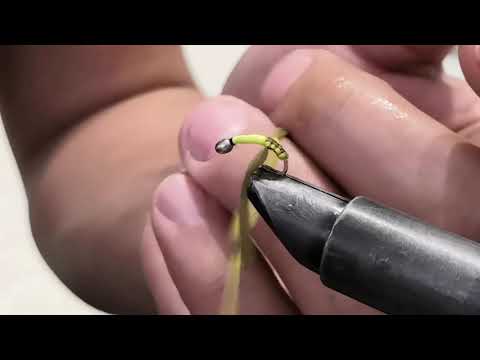 Муха имитация ручейника.