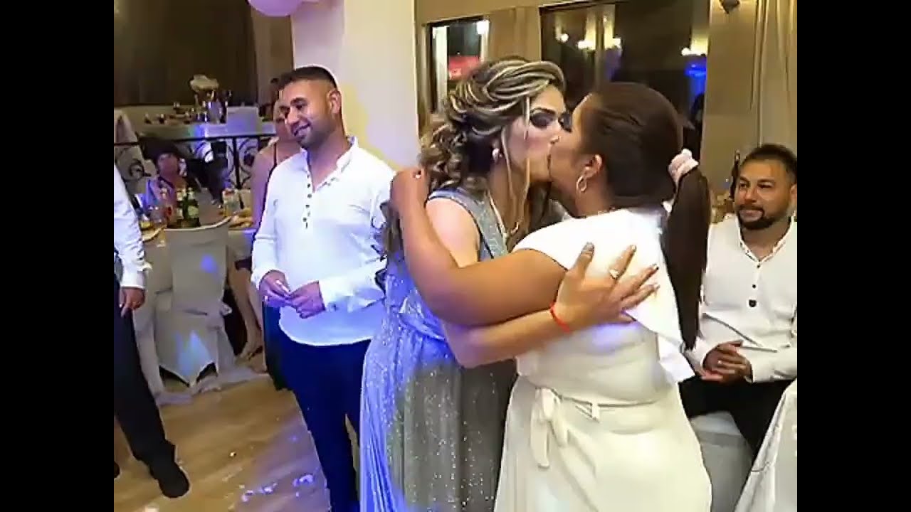 BBW golden v dress 👗 dance