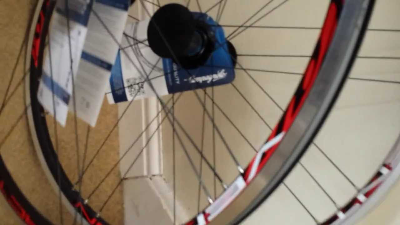 Campagnolo Vento Reaction wheelset arrive - YouTube