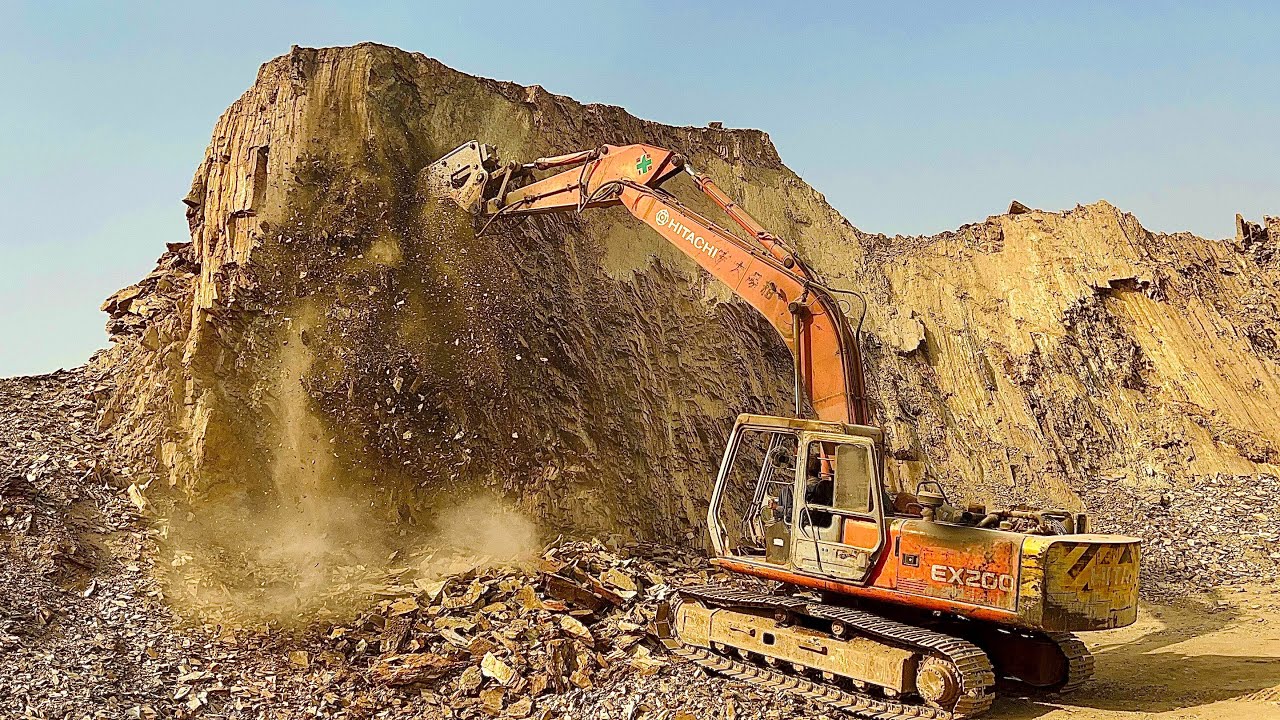 EXCAVATOR POWER: Can it Break Through the Hill?” #excavators #stonemachinery #jcb #jcbvideo #jcb3dx 