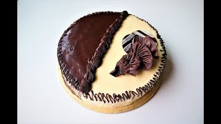 White & dark chocolate cake /
