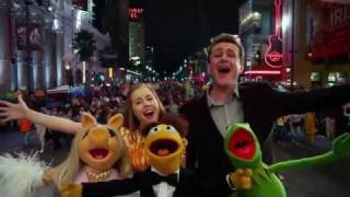 Miniatura de vídeo de "THE MUPPETS - We Built This City - Soundtrack OUT NOW - Available on Digital HD, Blu-ray and DVD Now"