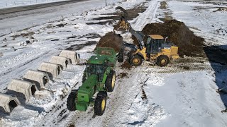 Hauling Cow Manure Southern Alberta #agriculture #subcribe #follow #amazing @JohnDeere