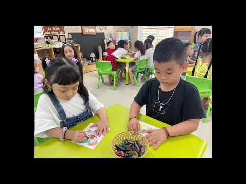 Bé làm thiệp tặng mẹ ngày 20/10 lớp MGL A3