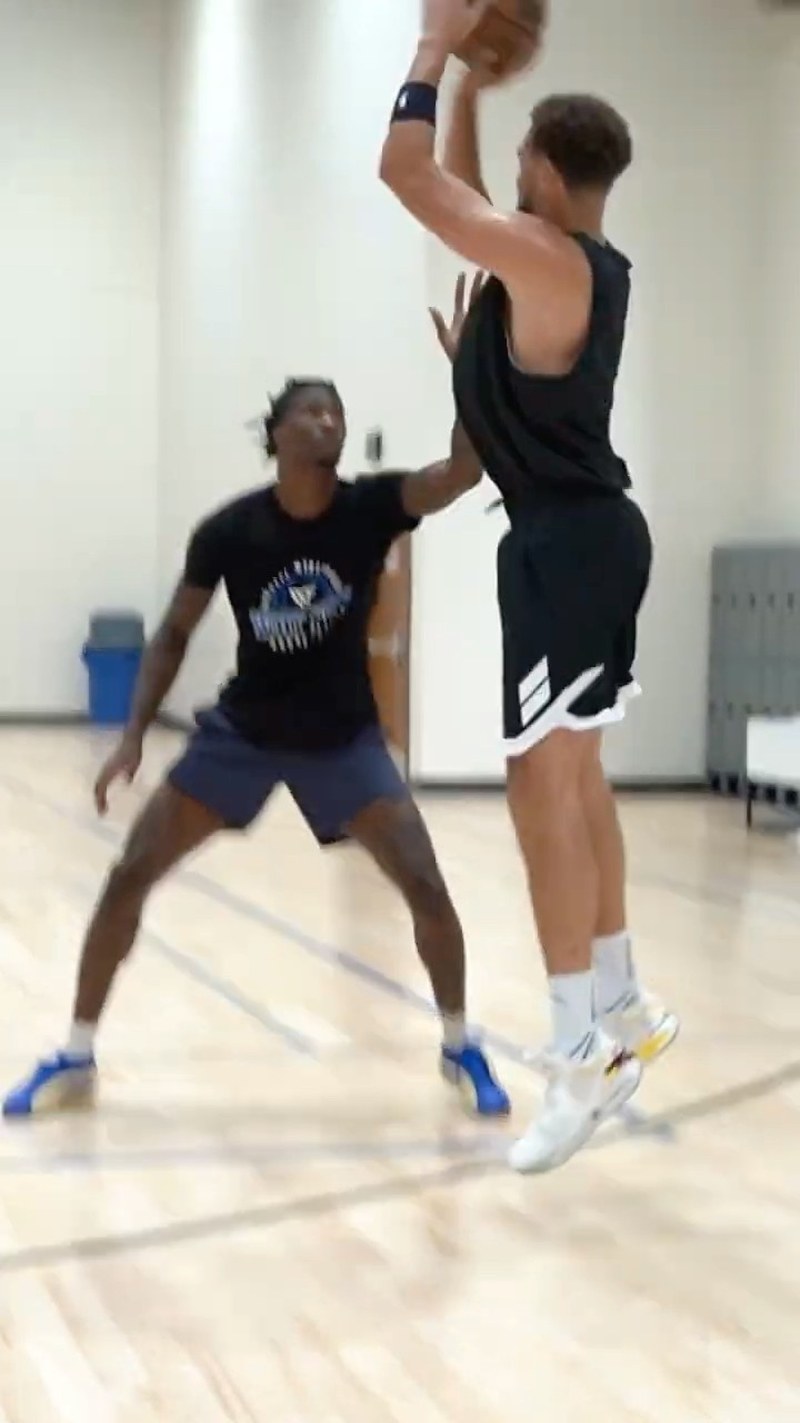 T Jass \u0026 Klay Thompson Play 2v2 Basketball ?