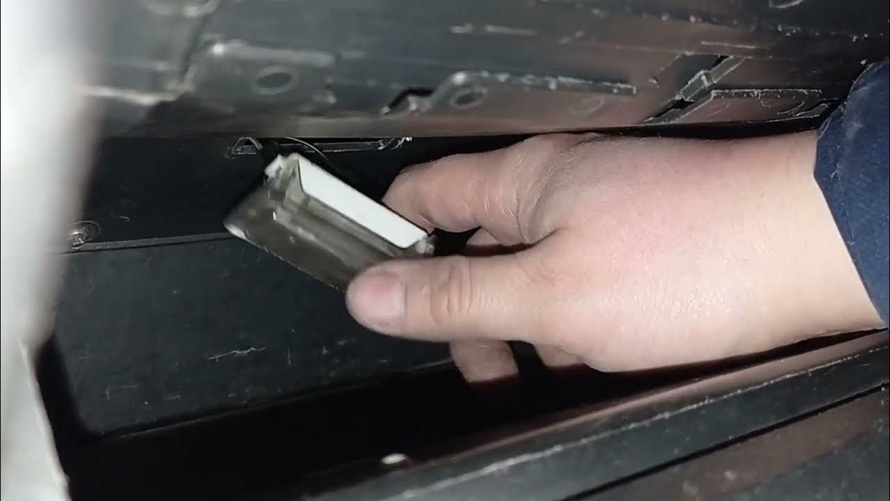 как поменять лампочку в багажнике ваз 2115