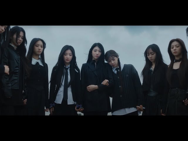 tripleS(트리플에스) 'Girls Never Die' X 'Rising' MASHUP 매쉬업 class=