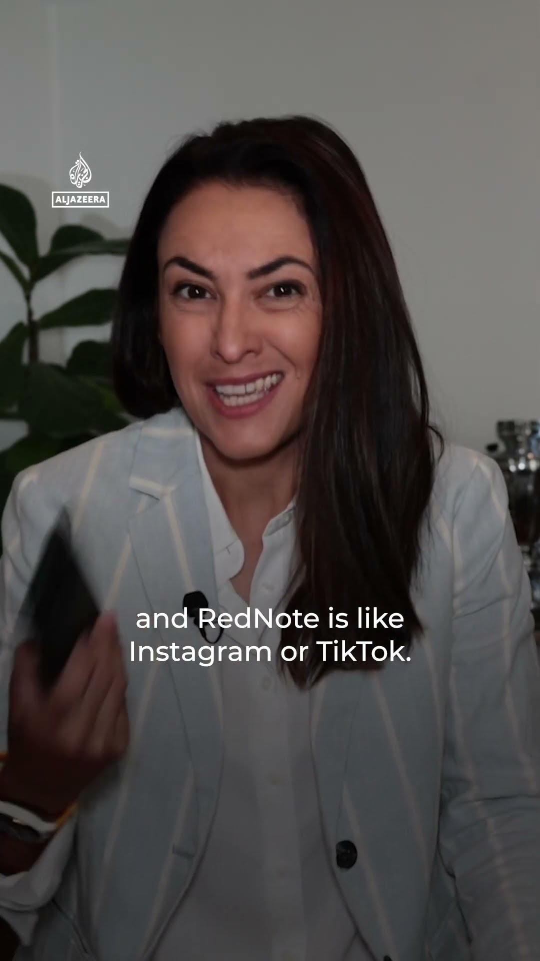US TikTok users scramble to RedNote app as ban looms | AJ #shorts