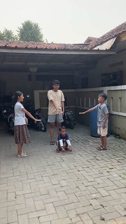 Donald Duck takes 3 steps back..