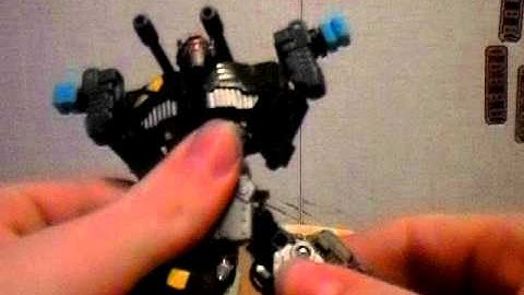 Transformers Review powercore combiners Bombshock