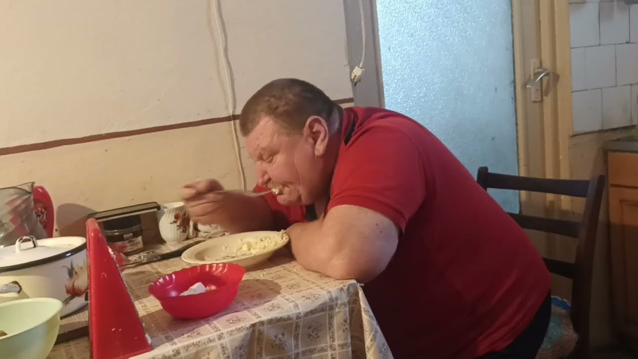 DOAMNE AJUTA ASTAZI SERVIM MACAROANE CU BRINZA.🥘🥂🤝.