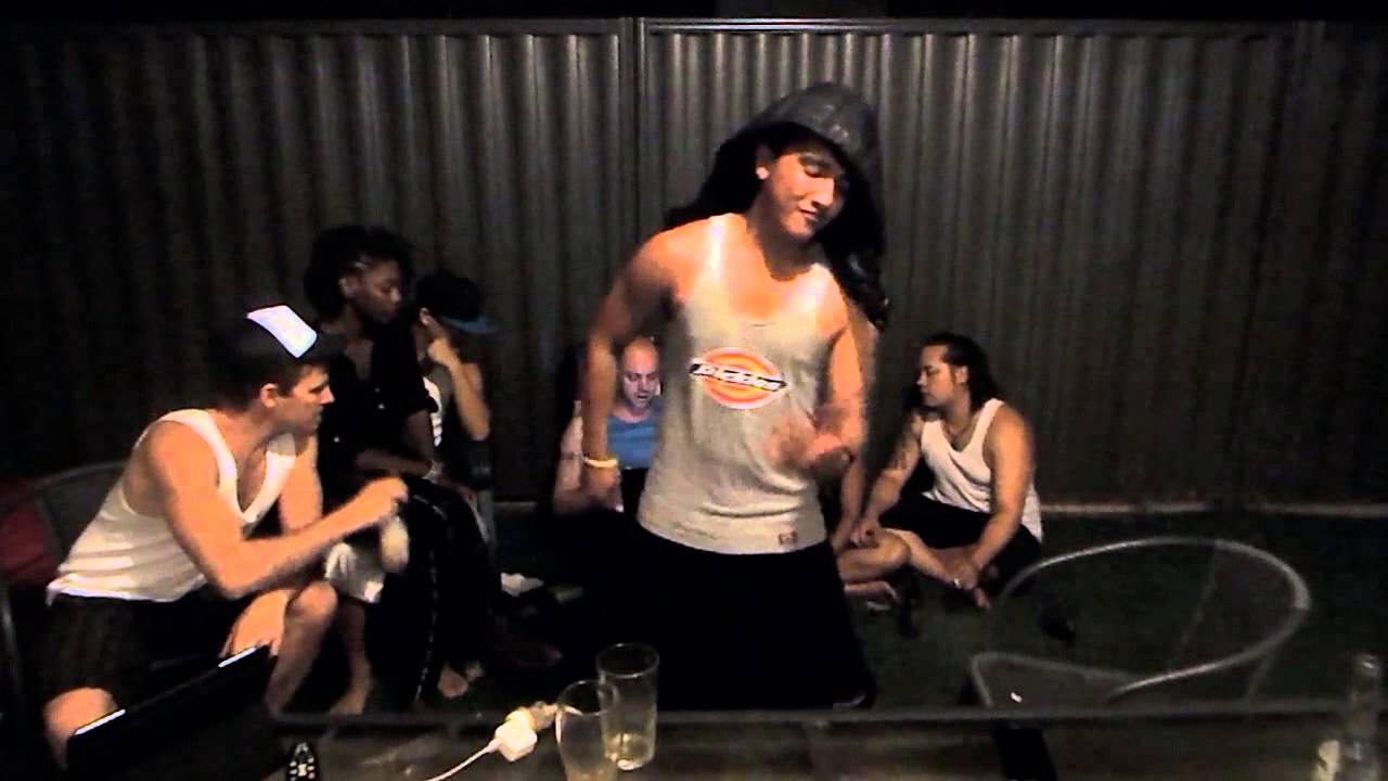 Harlem Shake (Crossdressing Edition)