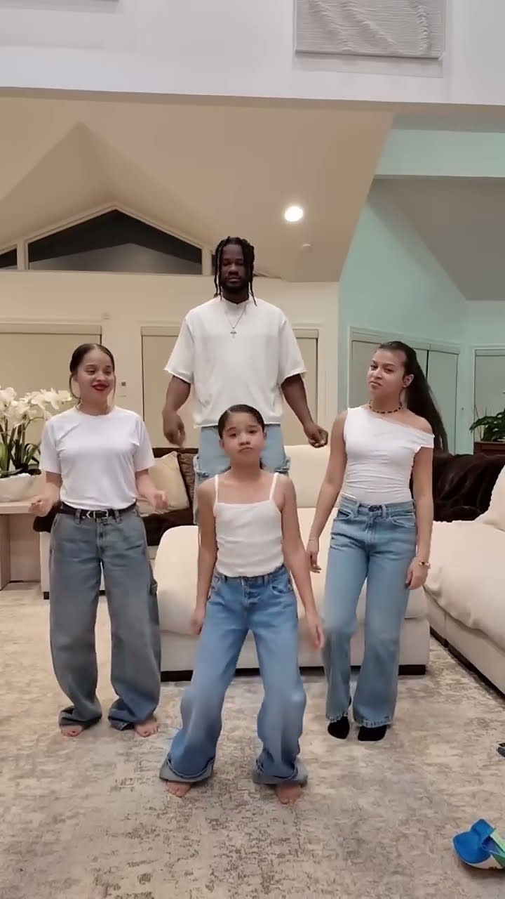 Family dance party #shorts #viral #dance - YouTube