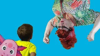 ДАВИД и Лунтик СПРЯТАЛИСЬ от НЯНИ в ДОМЕ перевертыше ИГРАЮТ В ПРЯТКИ ДАВИД и Лунтик СПРЯТАЛИСЬ от НЯНИ в ДОМЕ перевертыше ИГРАЮТ В ПРЯТКИ