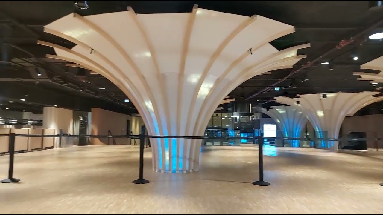 Paris,FRANCE : CNIT Forest La Défense .New Place in Westfield La Défense...Dec 2025