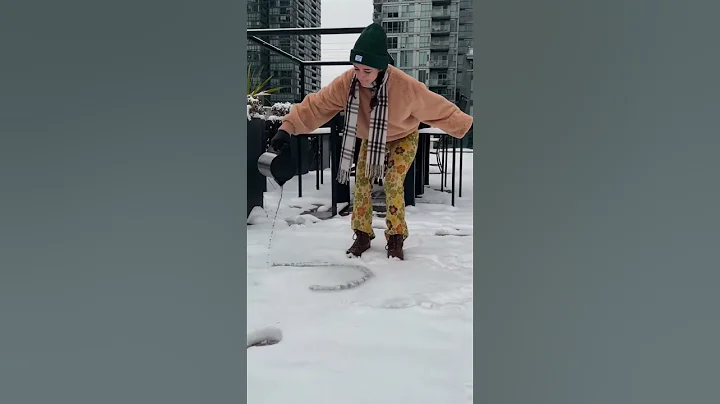 Check out how cold it is in Canada! #shorts #canada #vfx (@chelseavfx)