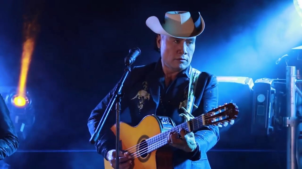 Los Armadillos de la Sierra - La Doble Rodada (En Vivo) - YouTube