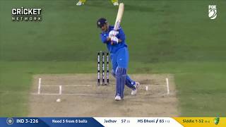 Vintage Dhoni delivers another win for India Resimi