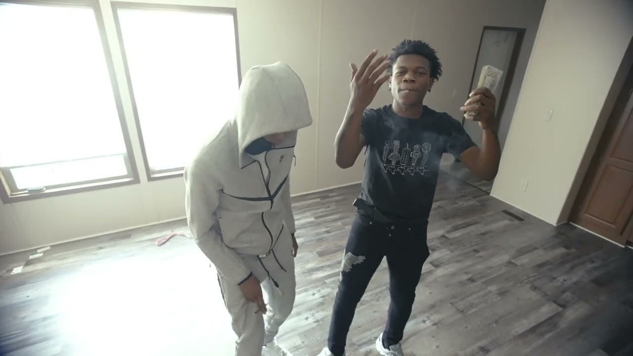 2800 Twin - Free Ray (Official Video)