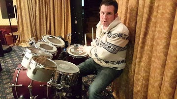 How to (nearly) properly play THAT drum fill from In The Air Tonight by Phil Collins.