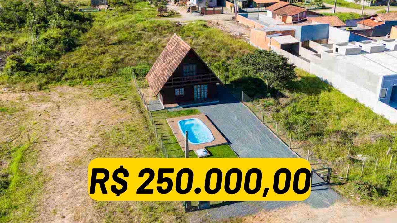 Casa de Praia com 2 dormitórios, Piscina por APENAS 250MIL a venda em Balneário Barra do Sul