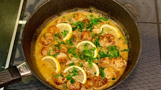 Гребешки в сливочно лимонно чесночном соусе. Creamy lemon scallops.