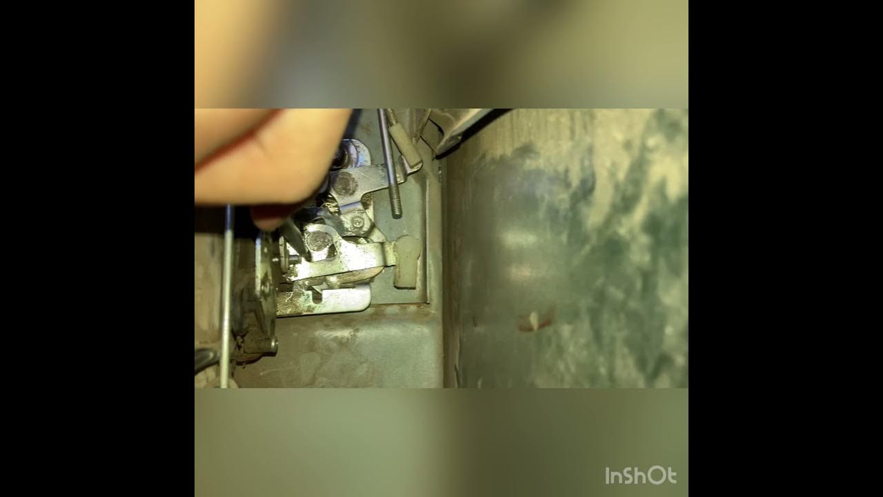 Повреждения и поломки металлических дверей "Клинские двери"