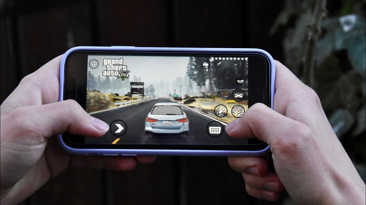 Playing GTA 5 on iPhone 11 (2022) 