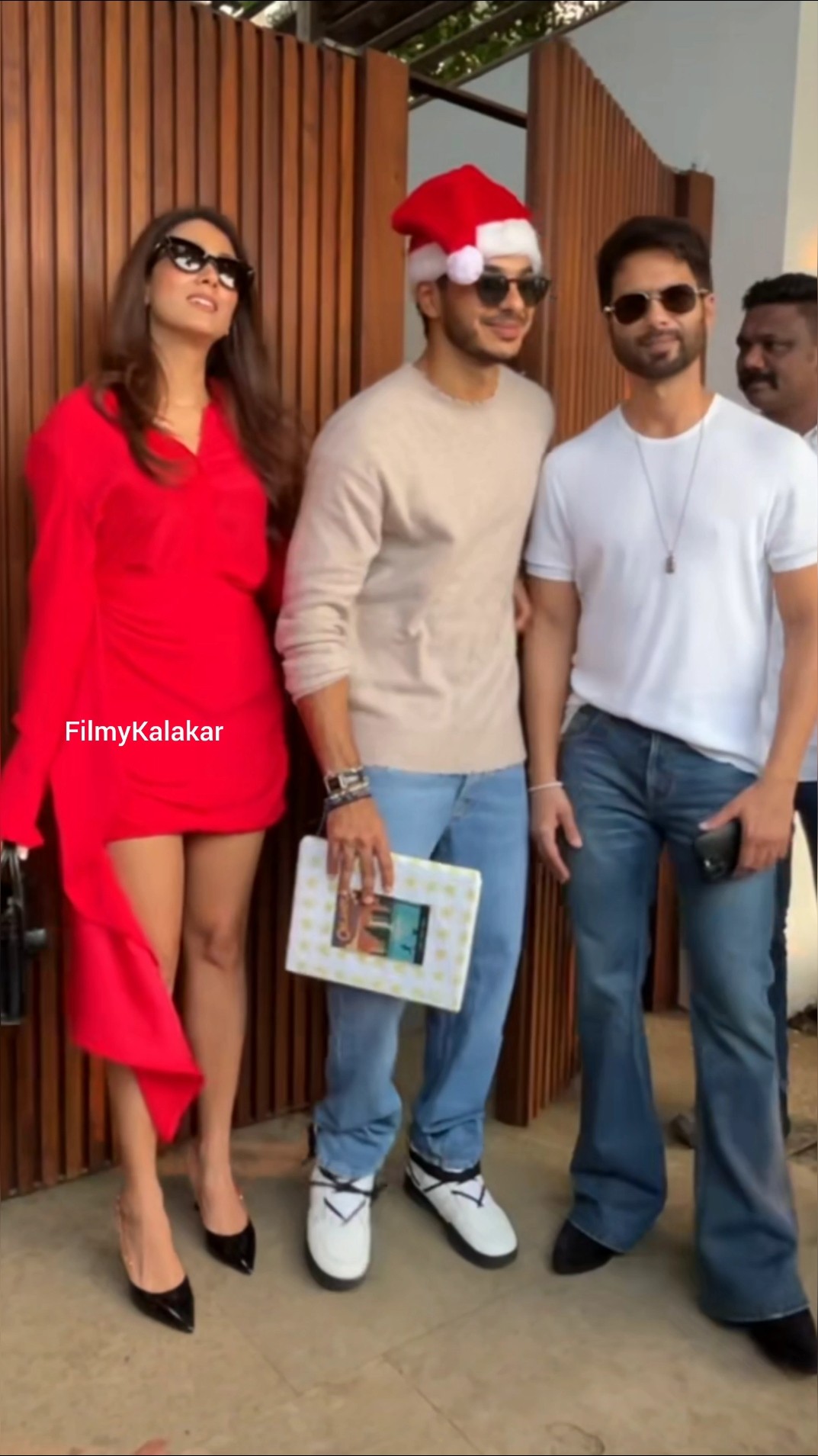 #mirakapoor #shahidkapoor flanking their loveliest brother #ishaankhatter ? #filmykalakar
