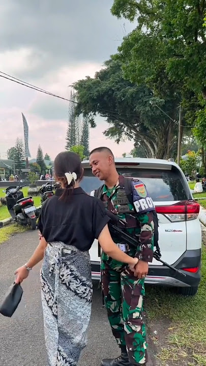 Sad moment when TNI soldier's girlfriend cries when the task force leaves for Papua ‼️#sad #cryin...