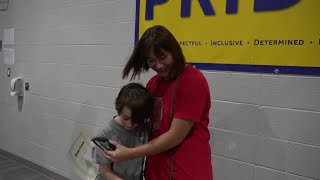 Grand Ledge elementary students celebrate high school mentors in heartfelt sendoff