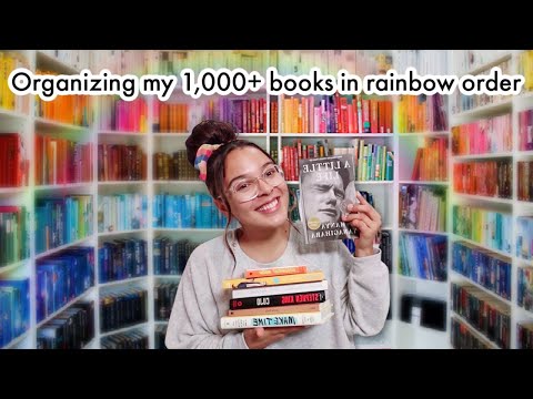 Organizing my 1,000+ Books in Rainbow Order! Vlogmas Day 18