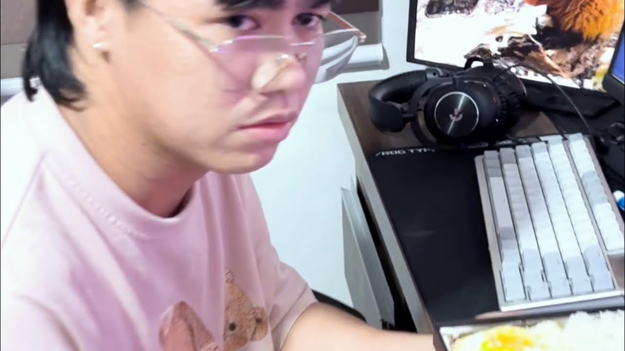 NAPABASAG YUNG IPHONE PRANK (Maagang pamasko)