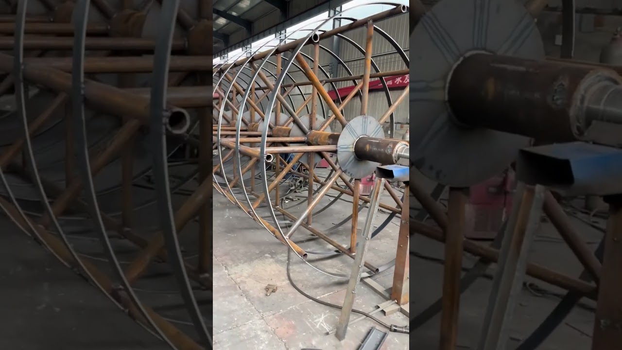 Roller screening machine