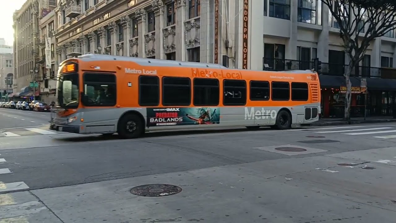 Bus Action at 6th/Spring